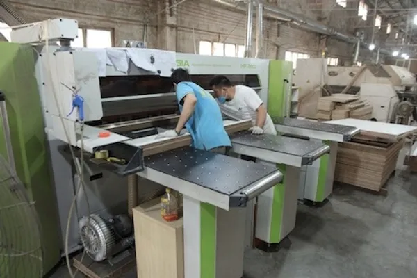 Why are Office Project companies worldwide, importing Office Furniture from China and India?